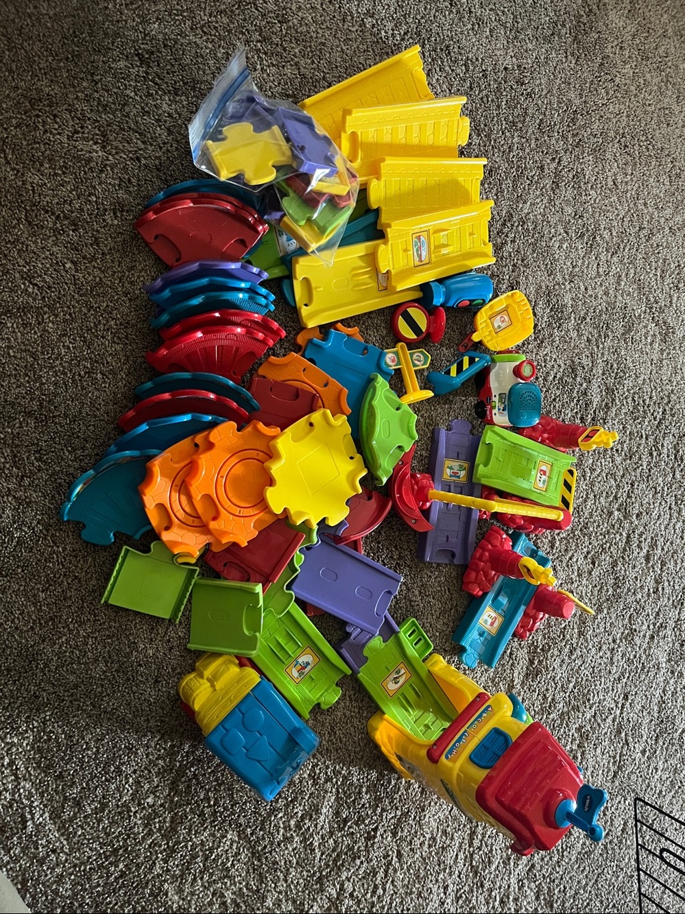 Vtech Go Go Train Station 68 Pieces